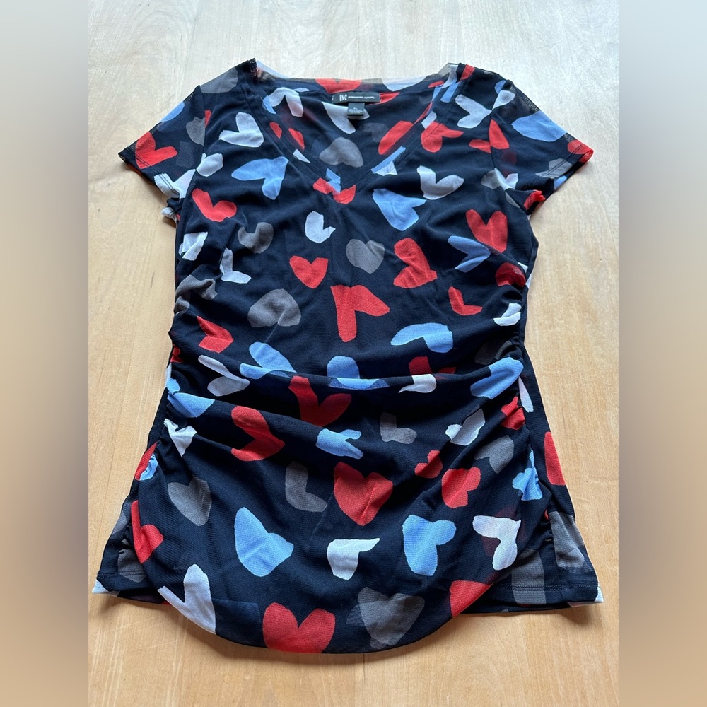 Woman’s INC Heart short sleeve shirt size XL